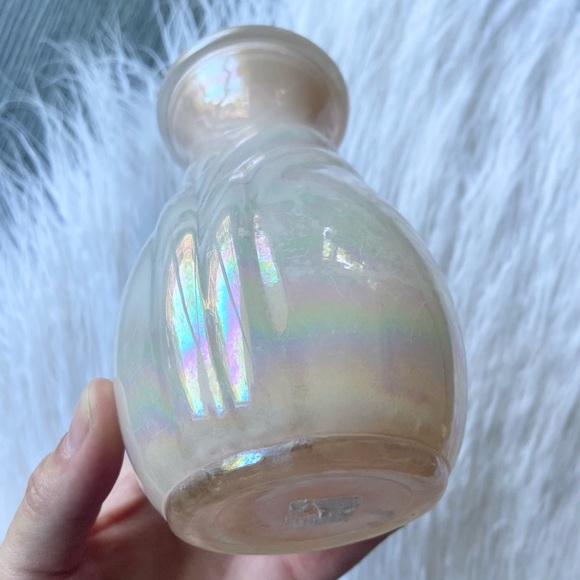 Vintage iridescent small flower vase home decor pastel peachy pink and cream - Picture 4 of 7